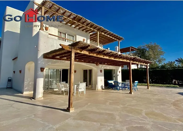 Stylish 4br V15 With A Private Heated Pool At White Villa Hurgada