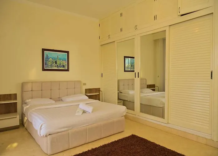 Stylish 4br V15 With A Private Heated Pool At White Villa *