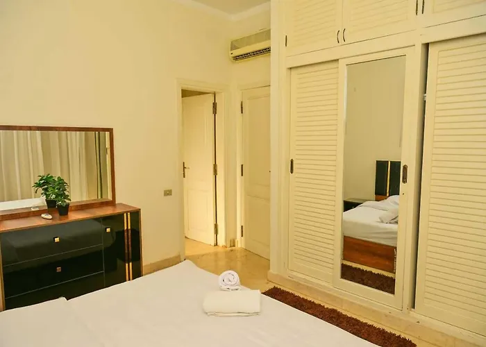 Stylish 4br V15 With A Private Heated Pool At White Villa *