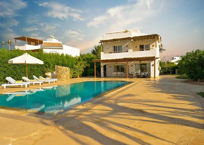 Villa Stylish 4br V15 With A Private Heated Pool At White Hurgada