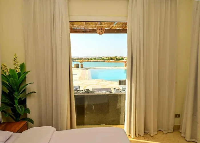 Stylish 4br V15 With A Private Heated Pool At White *