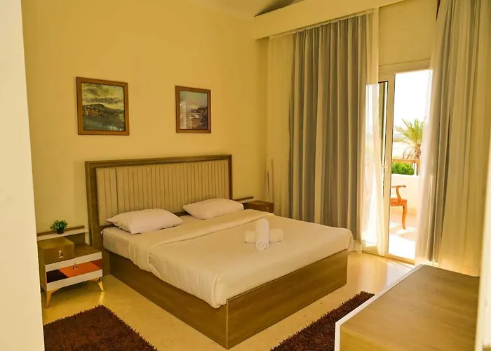 Stylish 4br V15 With A Private Heated Pool At White *