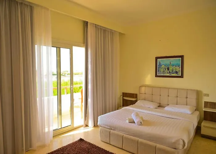 Stylish 4br V15 With A Private Heated Pool At White Villa