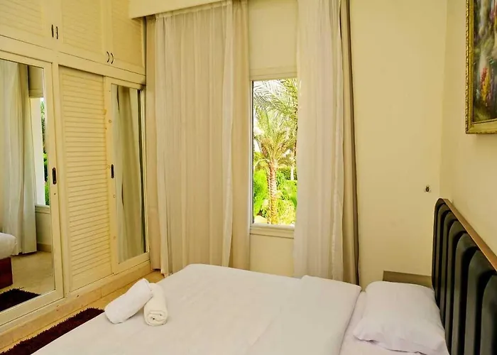 Villa Stylish 4br V15 With A Private Heated Pool At White *