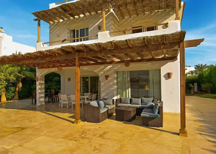 Stylish 4br V15 With A Private Heated Pool At White * Hurgada