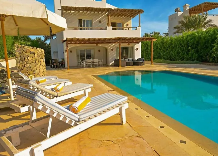 Villa Stylish 4br V15 With A Private Heated Pool At White *