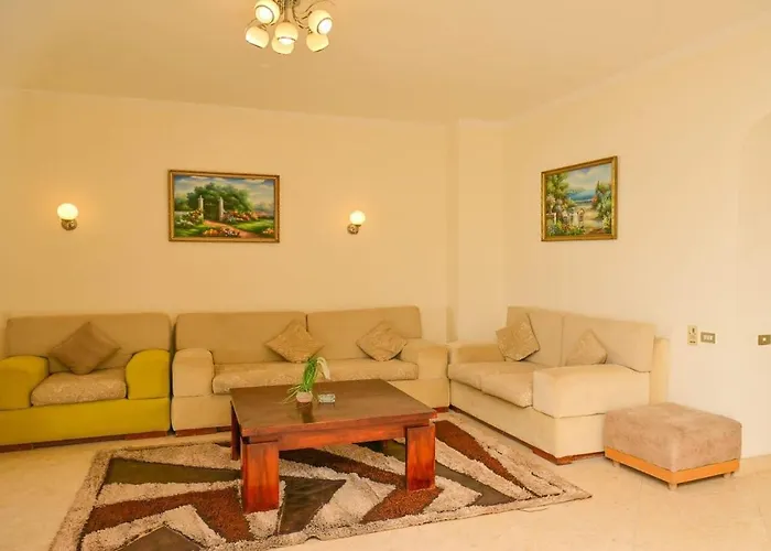 Stylish 4br V15 With A Private Heated Pool At White Villa Hurgada