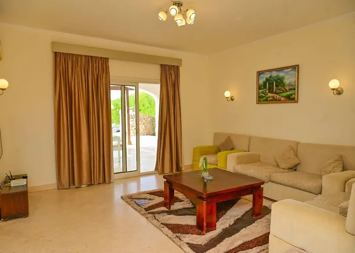 Stylish 4br V15 With A Private Heated Pool At White *