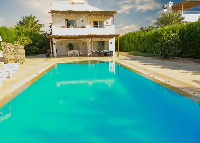 Stylish 4br V15 With A Private Heated Pool At White